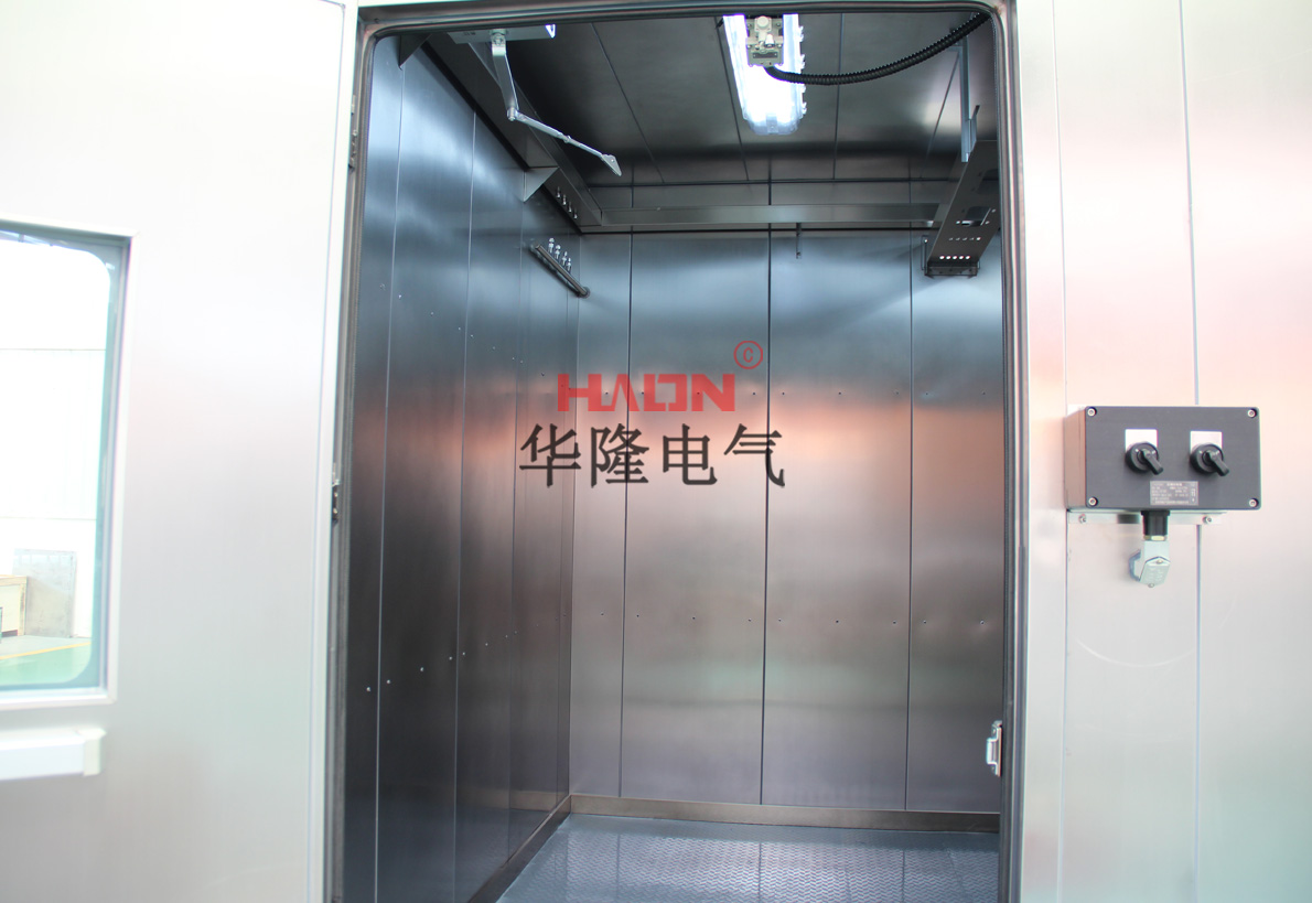 现场分析小屋内部 现场分析小屋内部